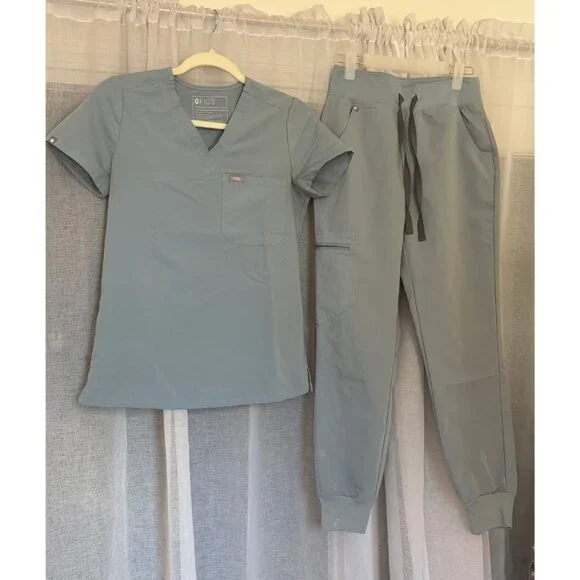 FIGS Women’s Medical Scrubs Top & Pants Gray XS - Picture 2 of 8